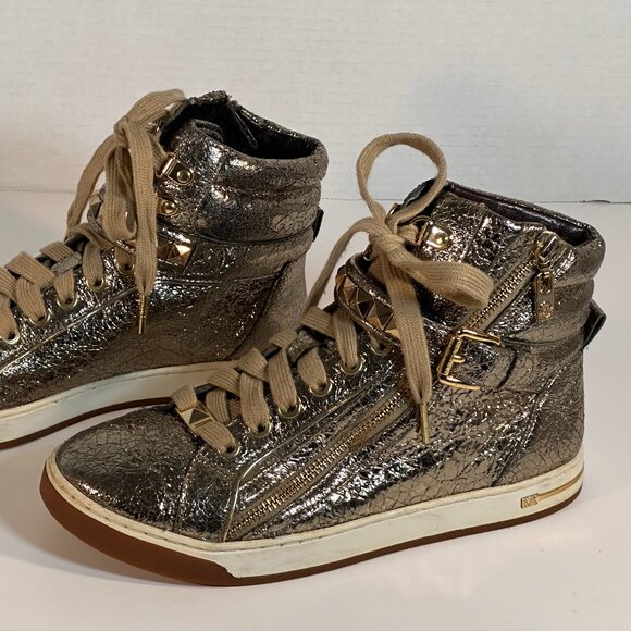 Women's size 7.5 Golden soft booties - Picture 3 of 13